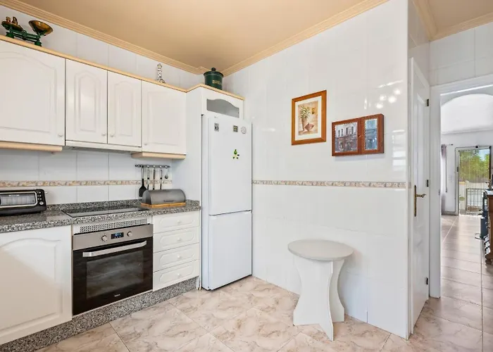 Jede Costa Adeje (Tenerife)